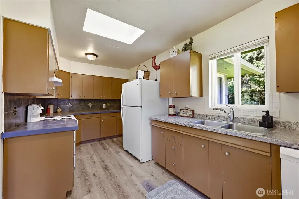 23975 South Kingston NE Kingston WA 98346
