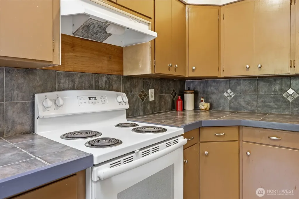 23975 South Kingston NE Kingston WA 98346