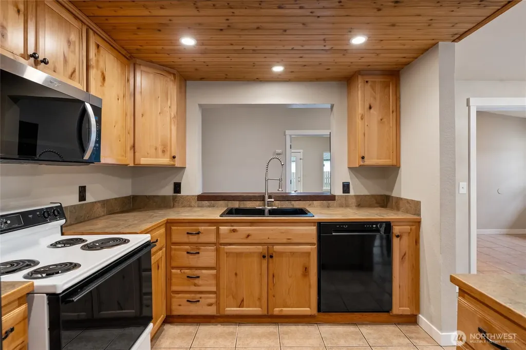 6408 366th Street Ct E Eatonville WA 98328