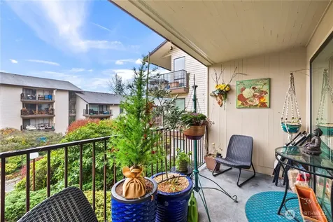 13229 Linden Avenue N Seattle WA 98133