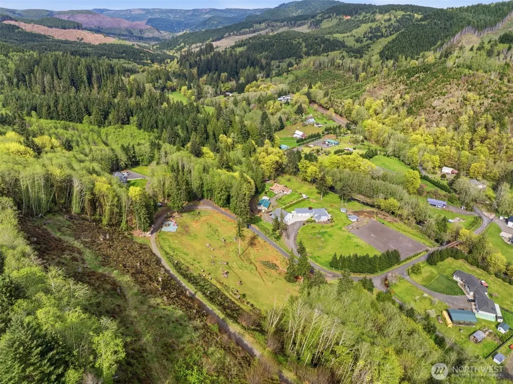 505 Apple Creek Longview WA 98632