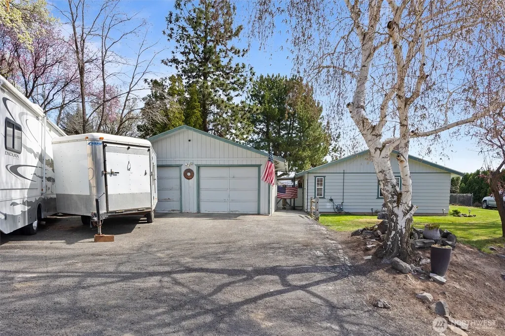 705 N 12th Street Selah WA 98942