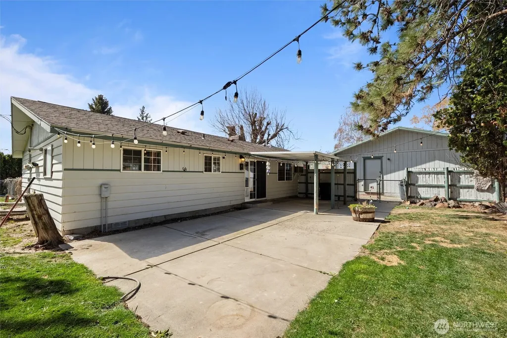 705 N 12th Street Selah WA 98942