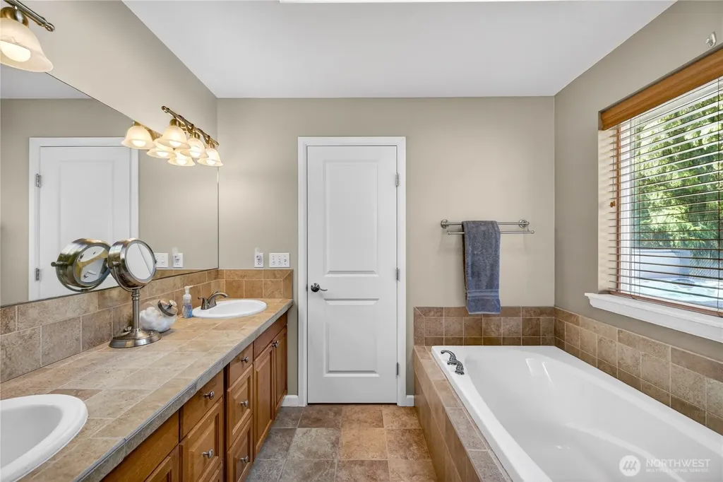 333 Lakeside Drive Sedro Woolley WA 98284