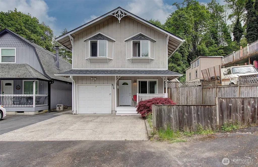 616 N 4th Avenue Kelso WA 98626