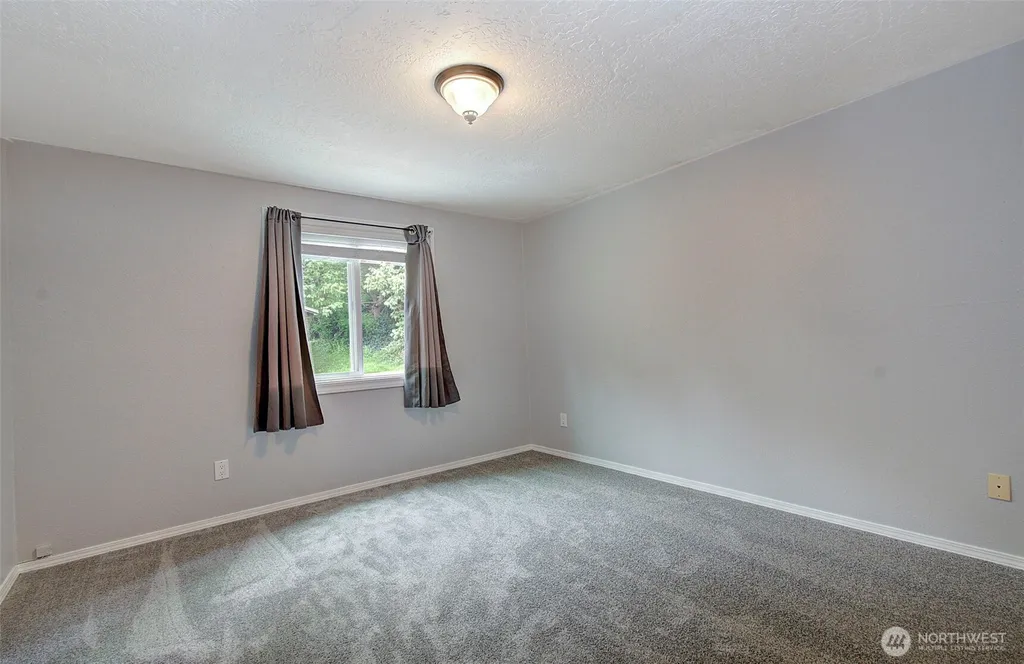 616 N 4th Avenue Kelso WA 98626