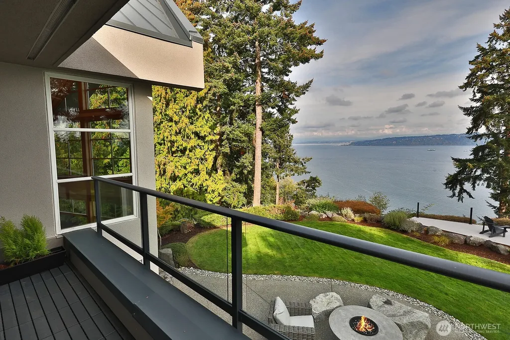 8045 Possession Road Clinton WA 98236