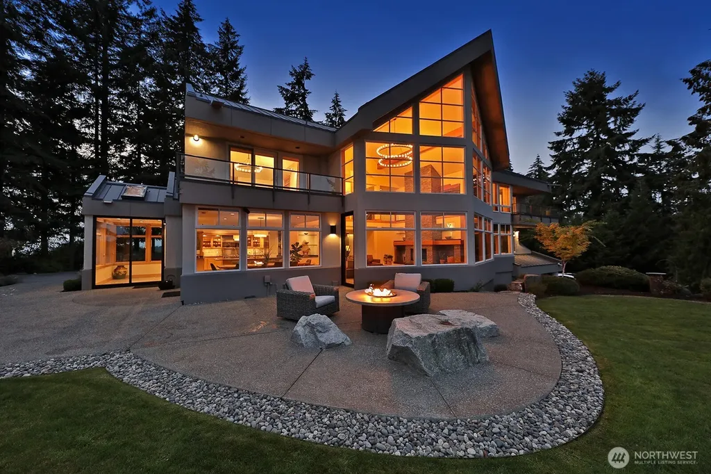 8045 Possession Road Clinton WA 98236