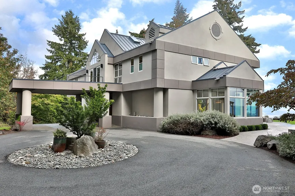 8045 Possession Road Clinton WA 98236