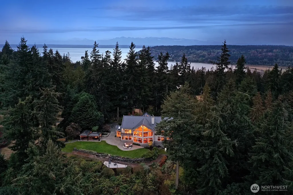 8045 Possession Road Clinton WA 98236