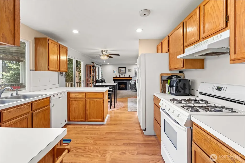 7608 Elm Court SE Lacey WA 98503