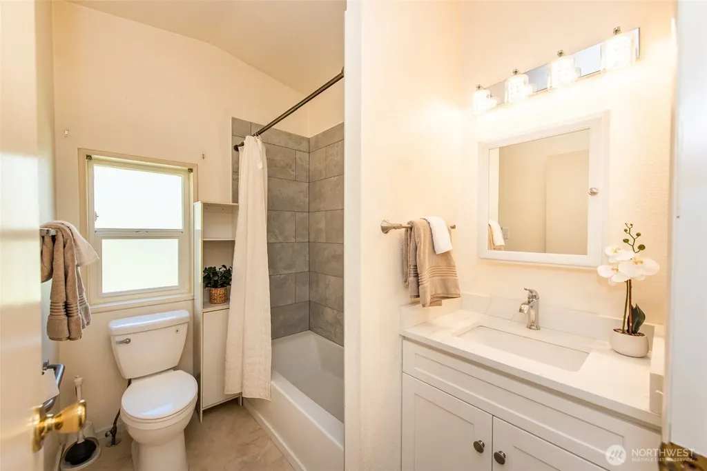 4314 Lackey Road NW Lakebay WA 98349