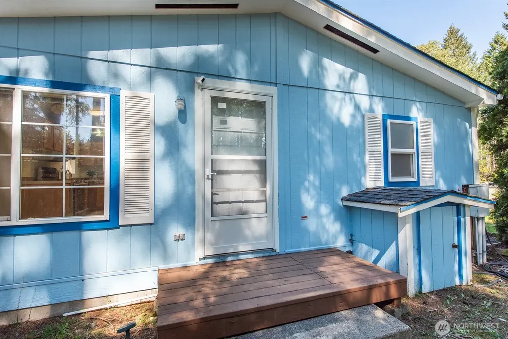 4314 Lackey Road NW Lakebay WA 98349