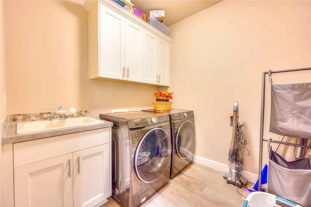 7709 Swift Lane NE Olympia WA 98516