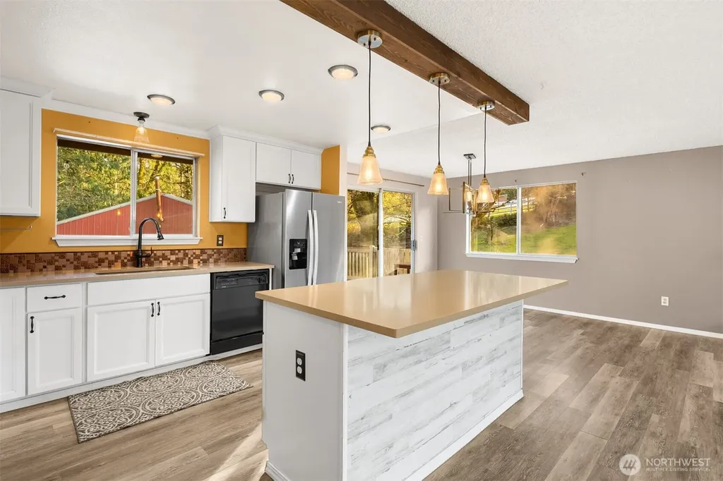 3915 38th Avenue NW Gig Harbor WA 98335