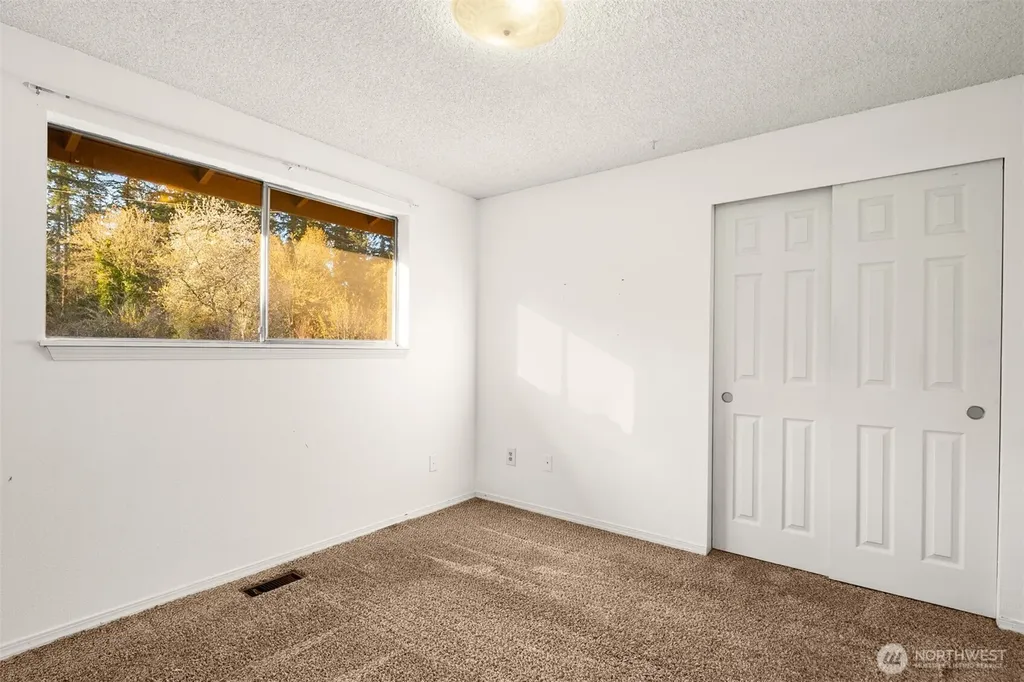 3915 38th Avenue NW Gig Harbor WA 98335
