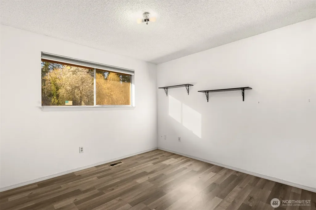 3915 38th Avenue NW Gig Harbor WA 98335