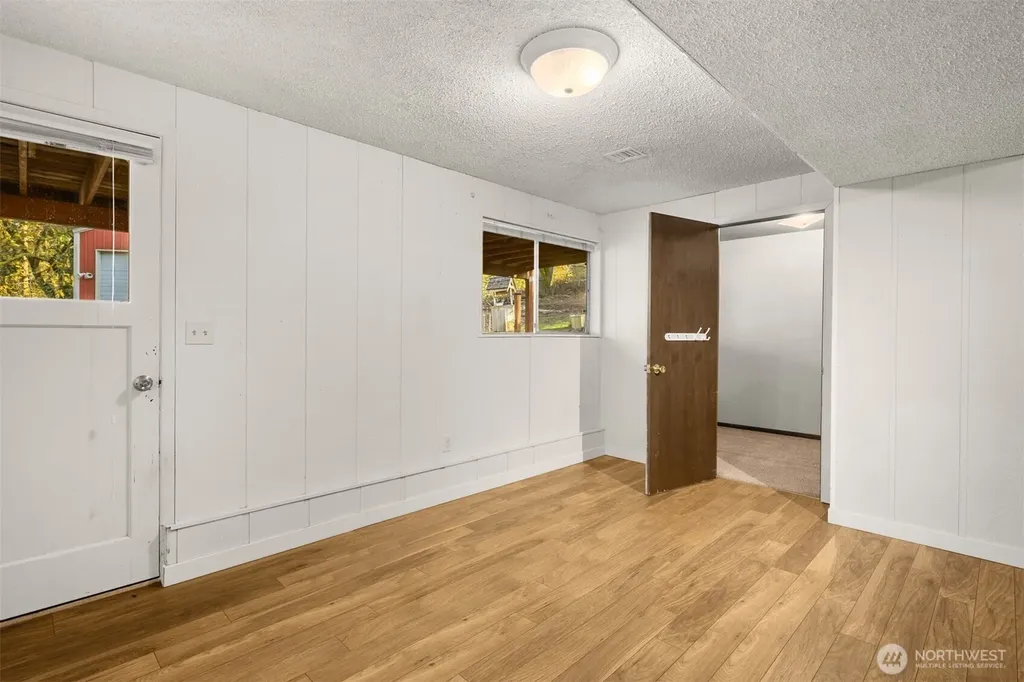3915 38th Avenue NW Gig Harbor WA 98335