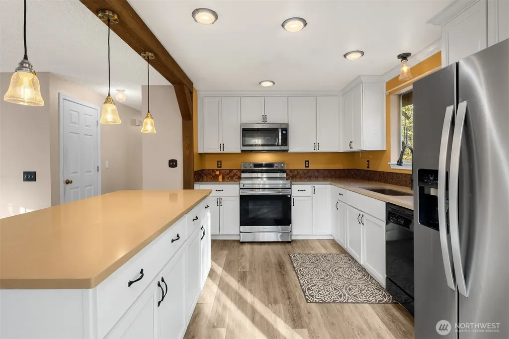 3915 38th Avenue NW Gig Harbor WA 98335