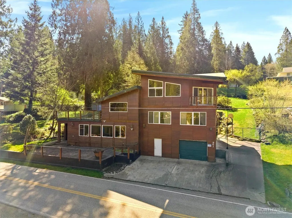 961 W Lake Samish Drive Bellingham WA 98229