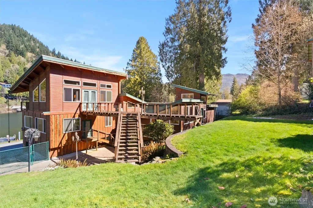 961 W Lake Samish Drive Bellingham WA 98229