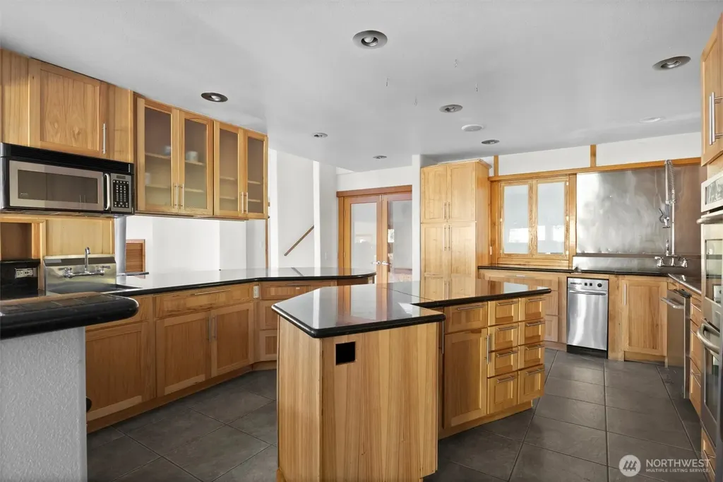961 W Lake Samish Drive Bellingham WA 98229