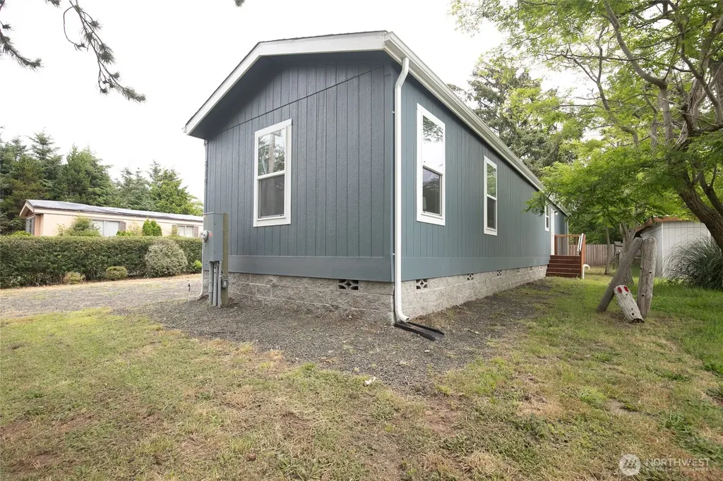 810 Magellan Avenue NE Ocean Shores WA 98569