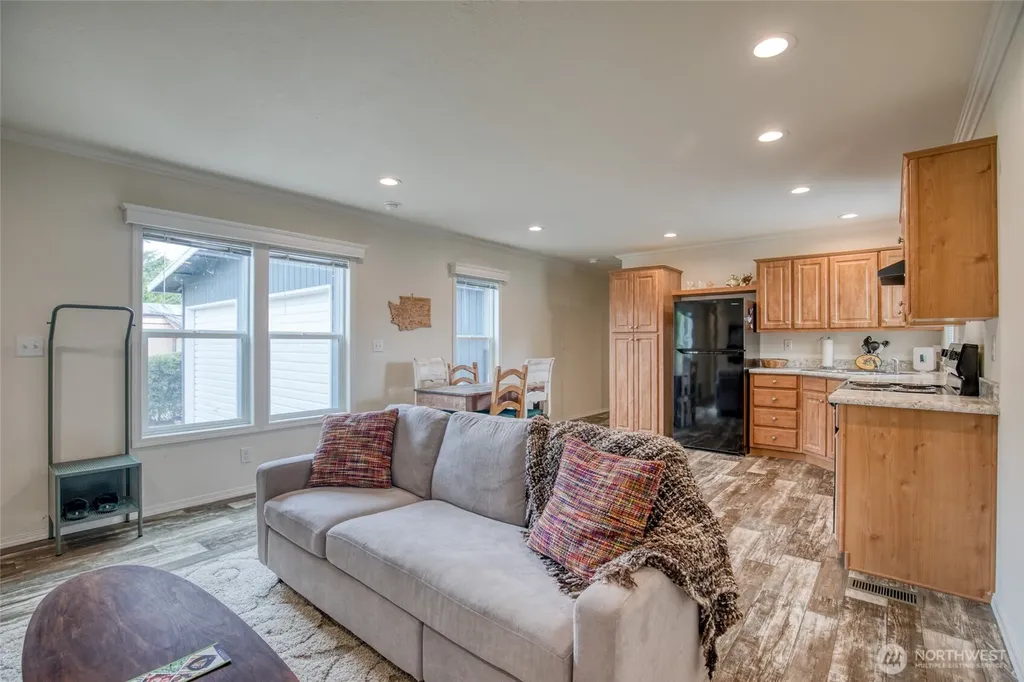 810 Magellan Avenue NE Ocean Shores WA 98569