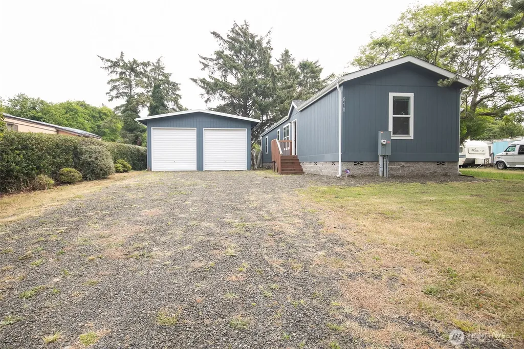 810 Magellan Avenue NE Ocean Shores WA 98569