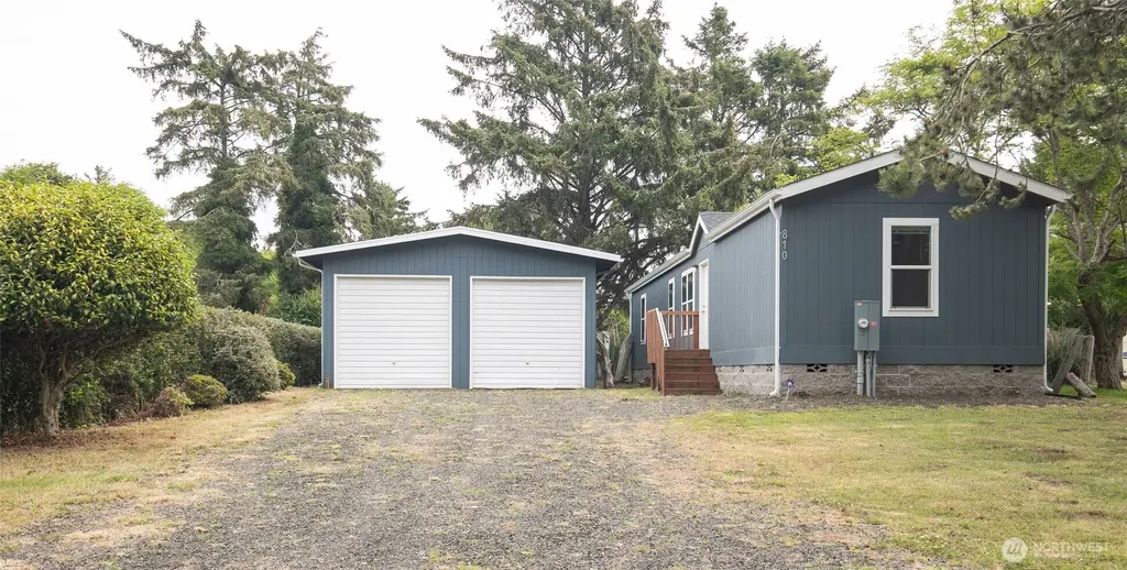 810 Magellan Avenue NE Ocean Shores WA 98569