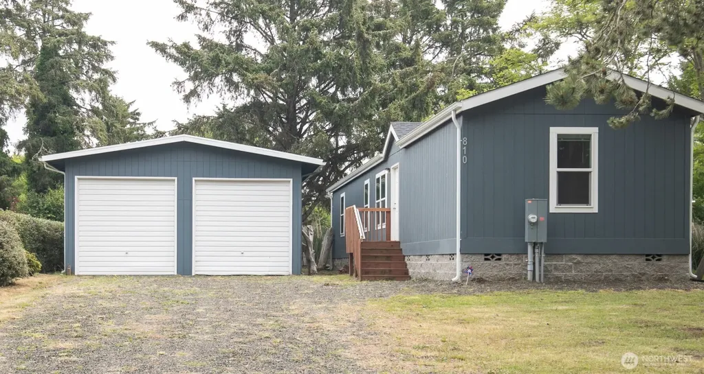 810 Magellan Avenue NE Ocean Shores WA 98569