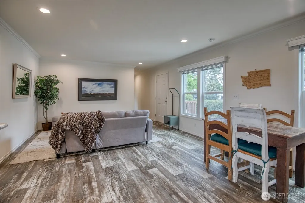 810 Magellan Avenue NE Ocean Shores WA 98569