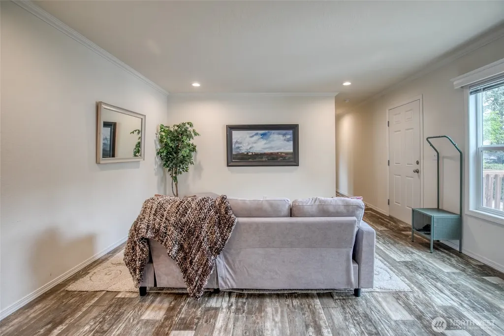 810 Magellan Avenue NE Ocean Shores WA 98569