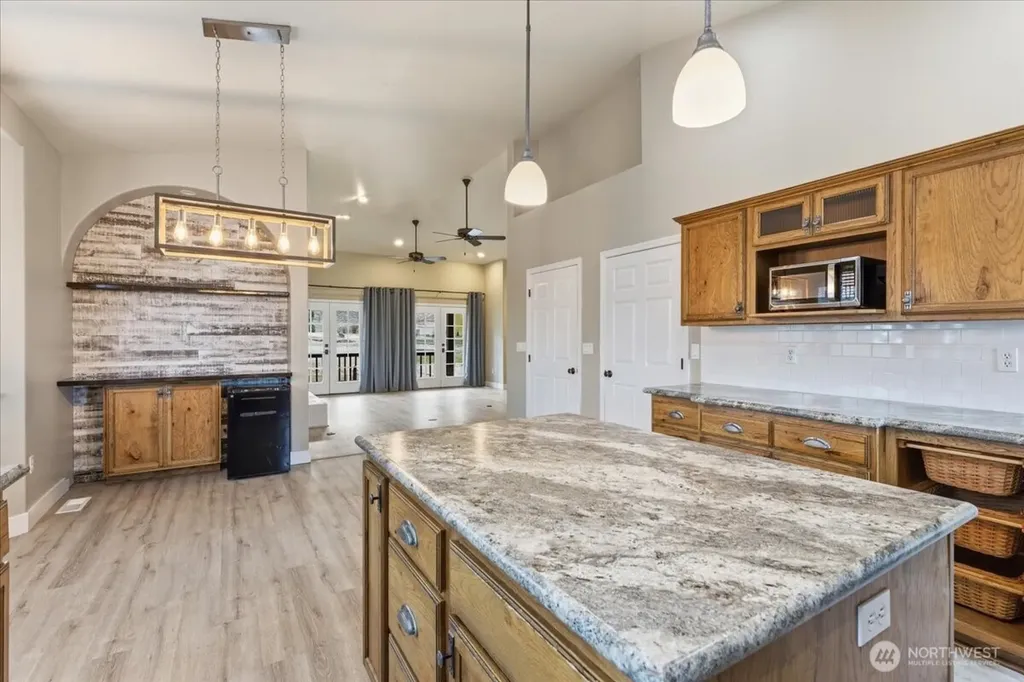 55676 Bay Area Dr NE Electric City WA 99123