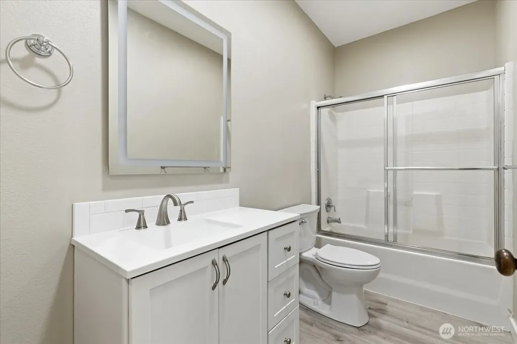 55676 Bay Area Dr NE Electric City WA 99123
