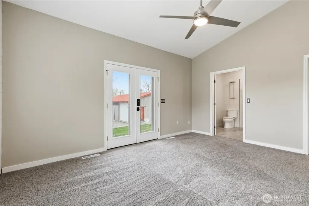 55676 Bay Area Dr NE Electric City WA 99123