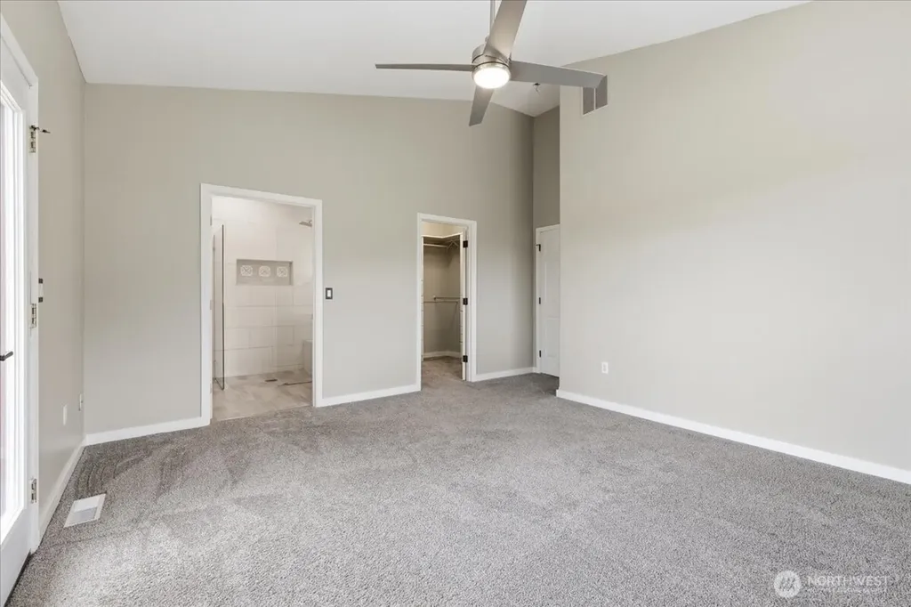 55676 Bay Area Dr NE Electric City WA 99123