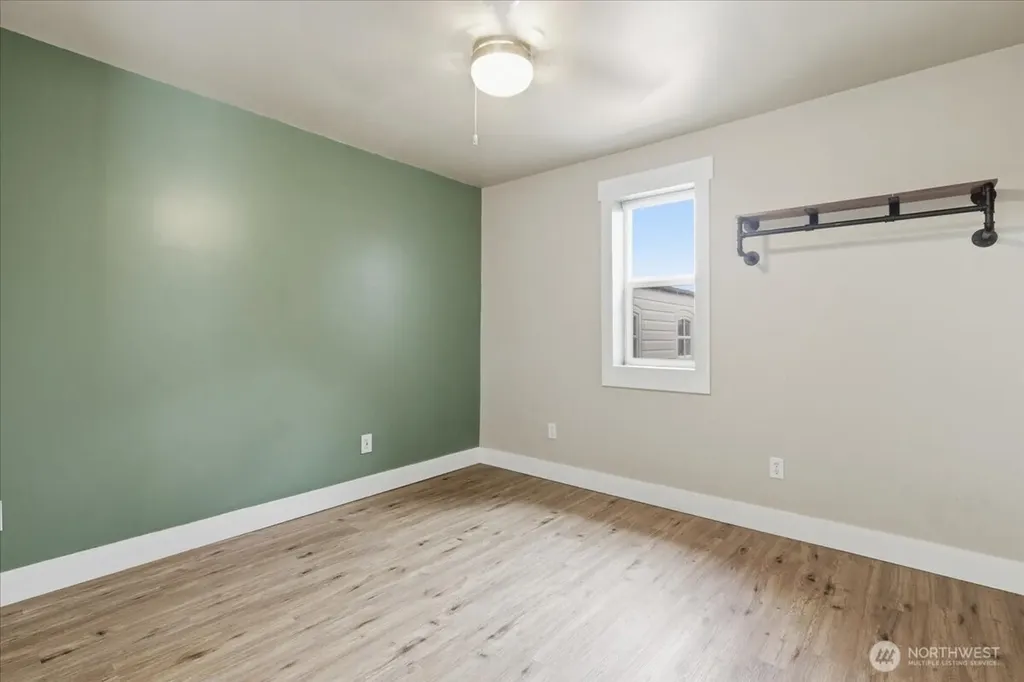 55676 Bay Area Dr NE Electric City WA 99123