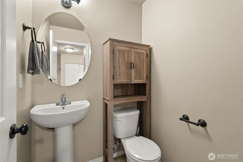 114 Lillian Lane SE Rainier WA 98576