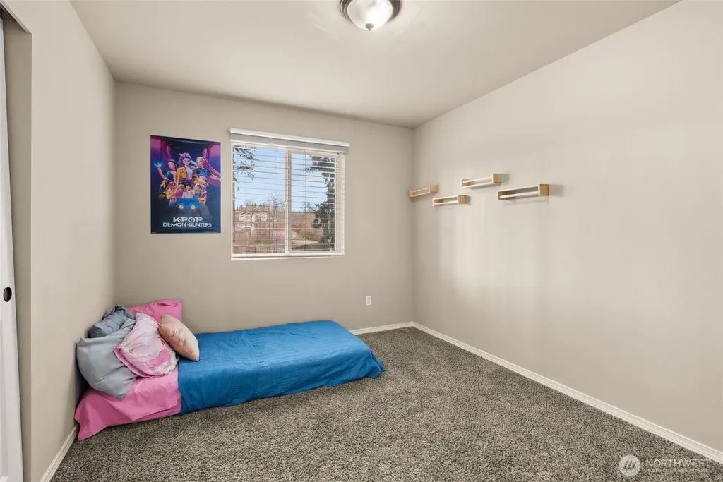 114 Lillian Lane SE Rainier WA 98576