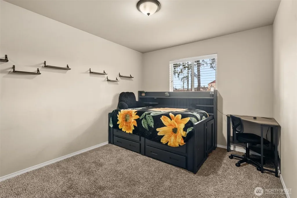 114 Lillian Lane SE Rainier WA 98576