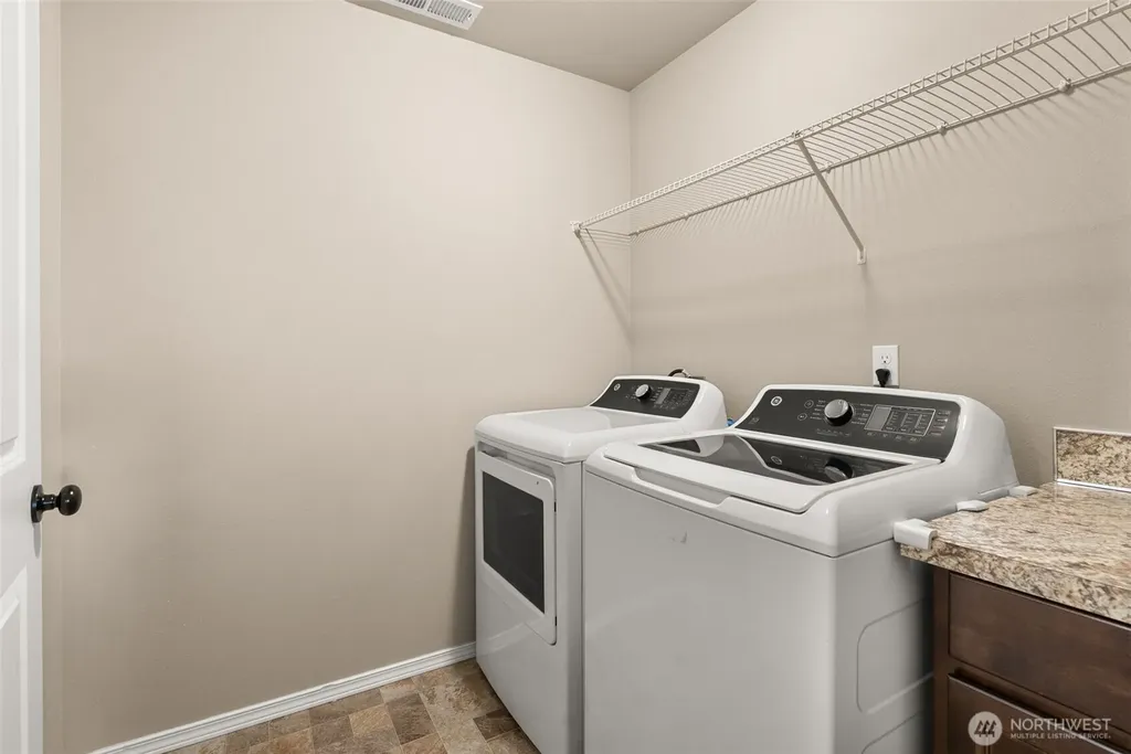 114 Lillian Lane SE Rainier WA 98576