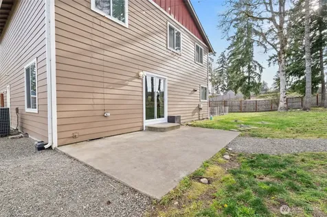114 Lillian Lane SE Rainier WA 98576