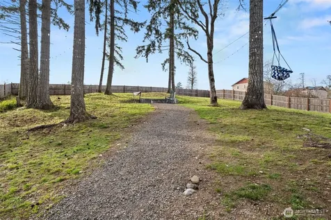 114 Lillian Lane SE Rainier WA 98576