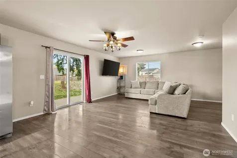 114 Lillian Lane SE Rainier WA 98576