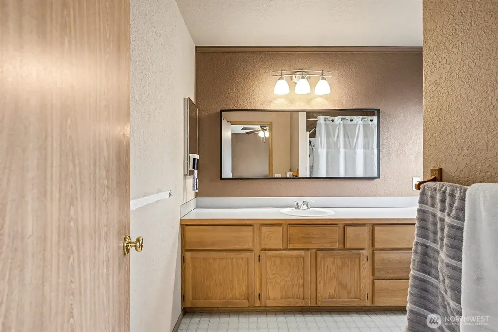 5520 Cricket Ln SE Lacey WA 98503