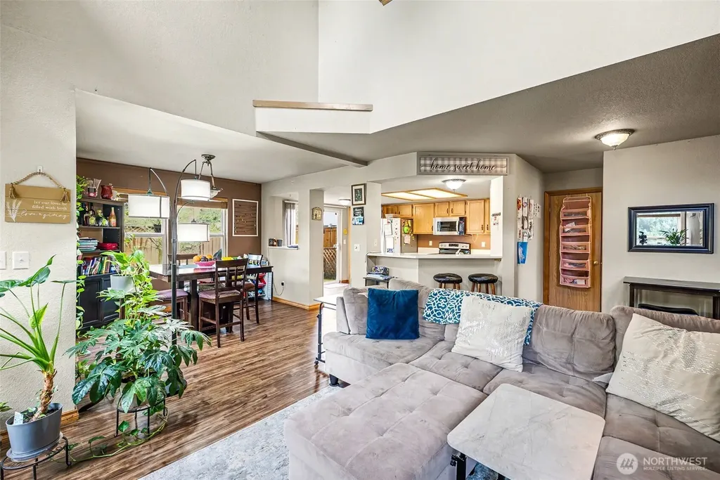 5520 Cricket Ln SE Lacey WA 98503