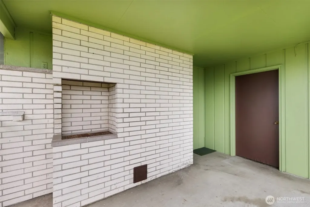 1301 S 3rd Avenue Sequim WA 98382