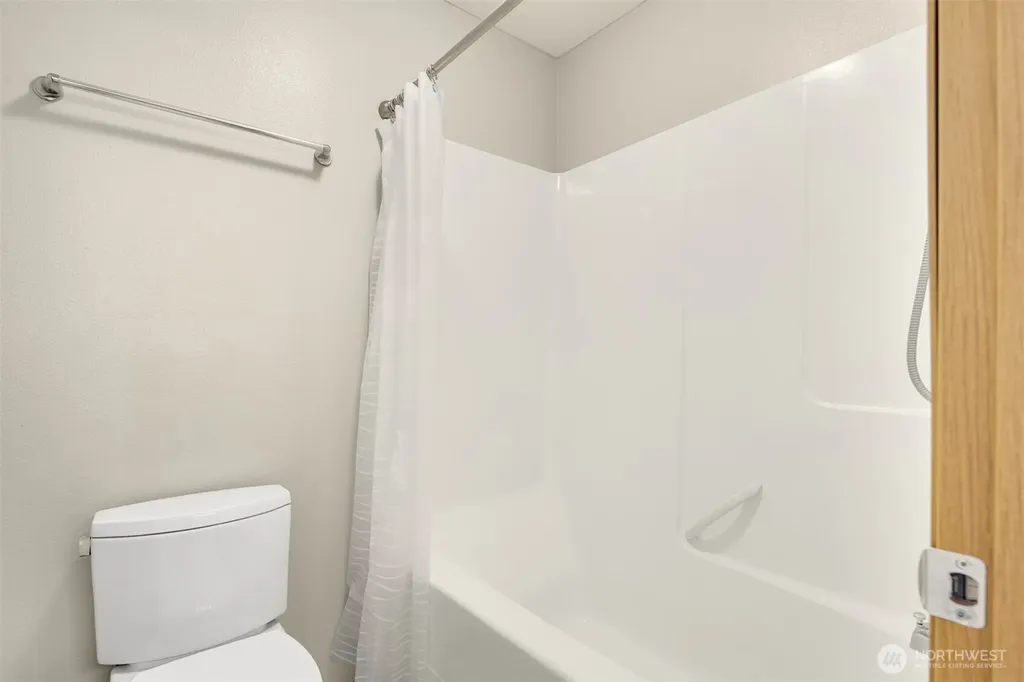 17915 25th Avenue E Tacoma WA 98445