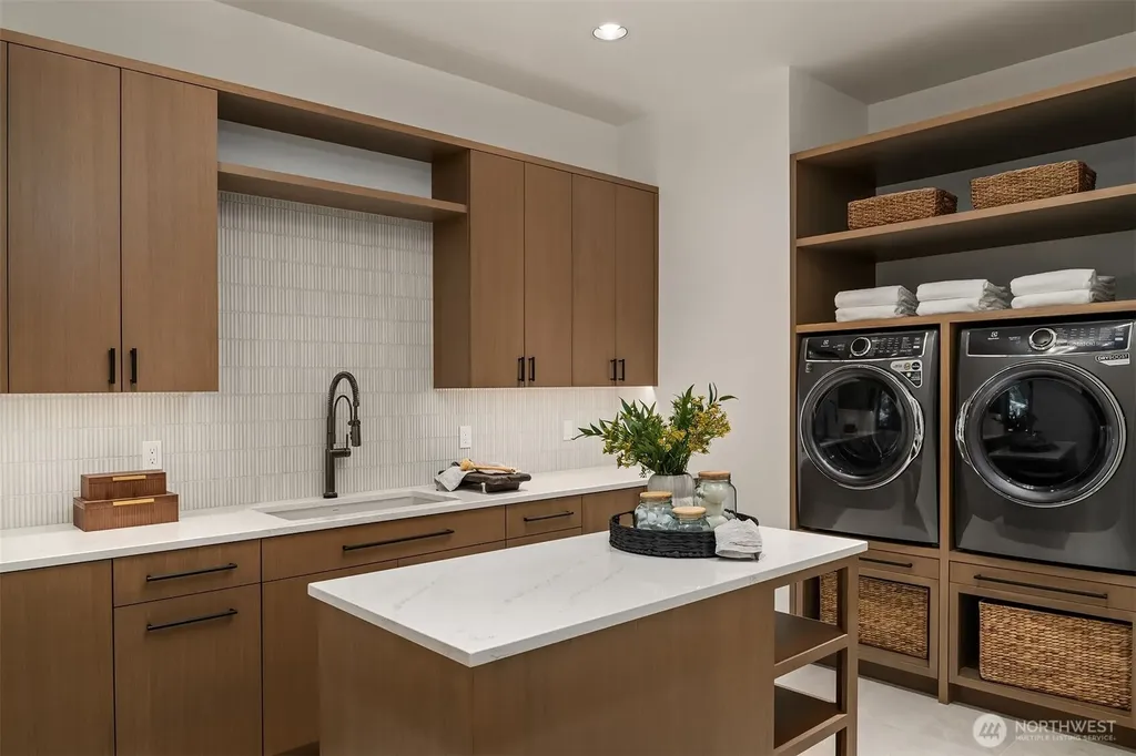 5330 Butterworth Road Mercer Island WA 98040